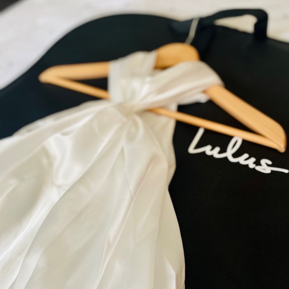 Ivory Halter Twist Dress — Lulu’s — NWOT - Picture 4 of 5